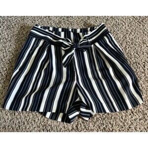 H&M Women's Navy Blue White Paper Bag Waist Shorts Size 10‎
